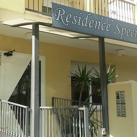 Residence Special Rimini Bagian luar foto