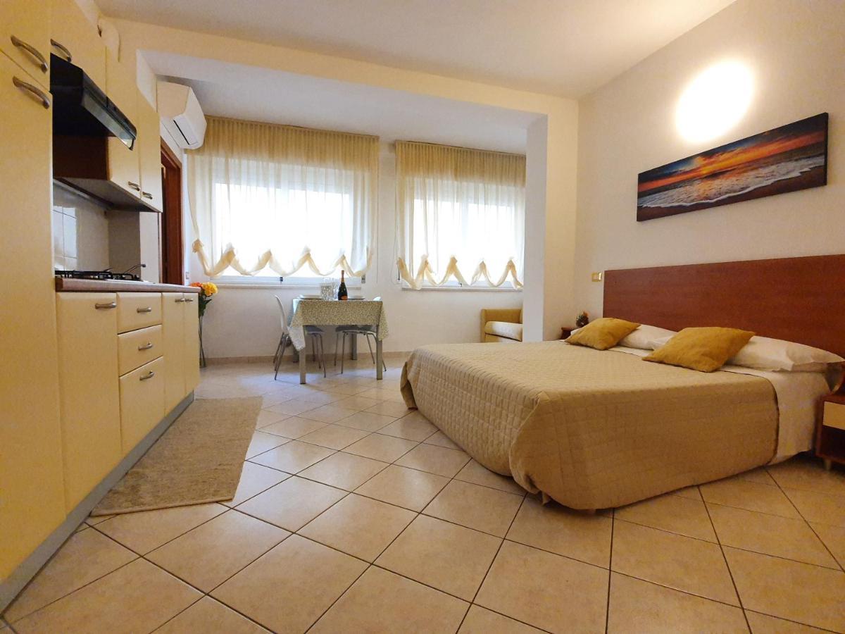 Residence Special Rimini Bagian luar foto