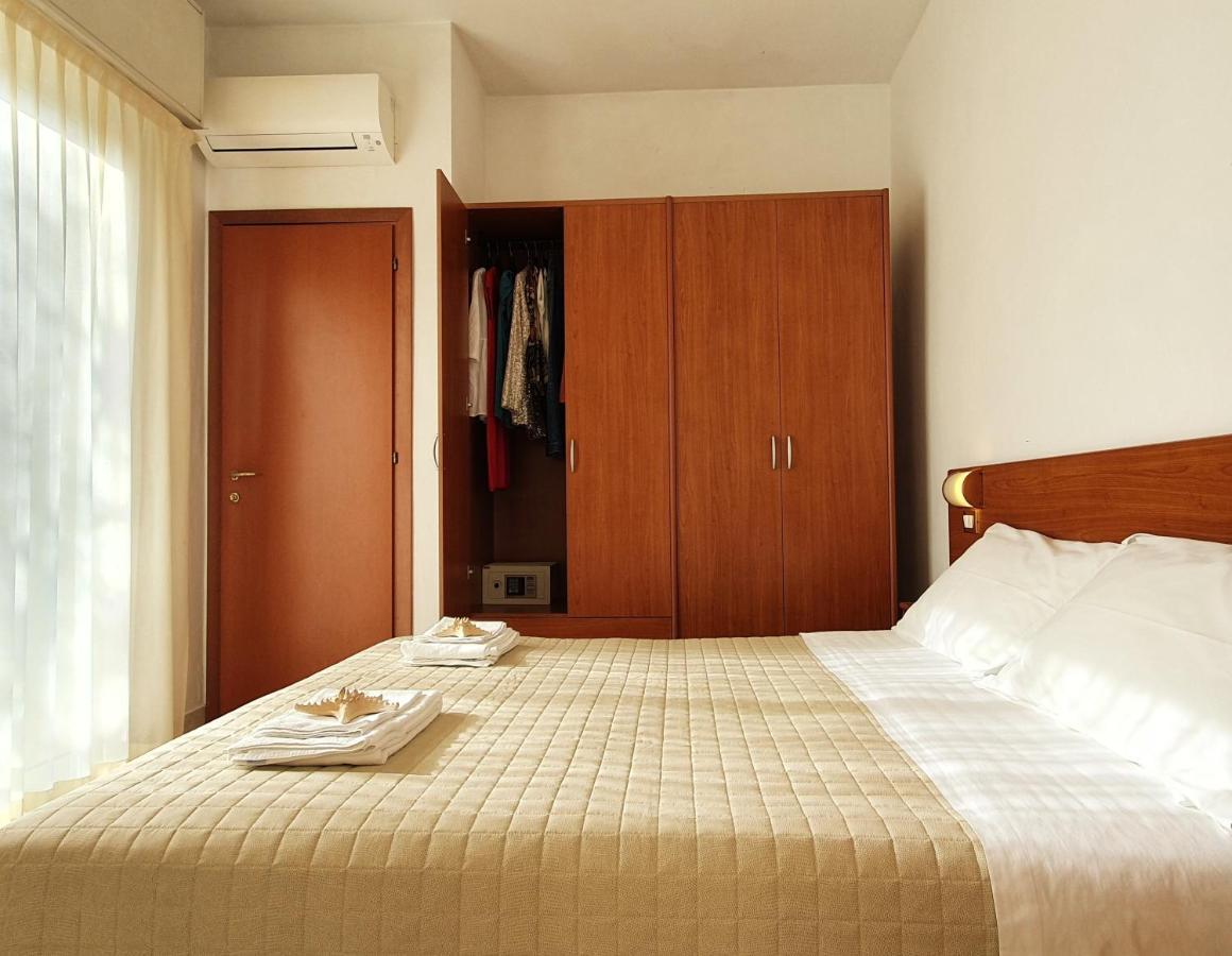 Residence Special Rimini Bagian luar foto