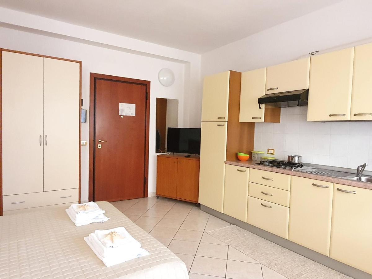 Residence Special Rimini Bagian luar foto