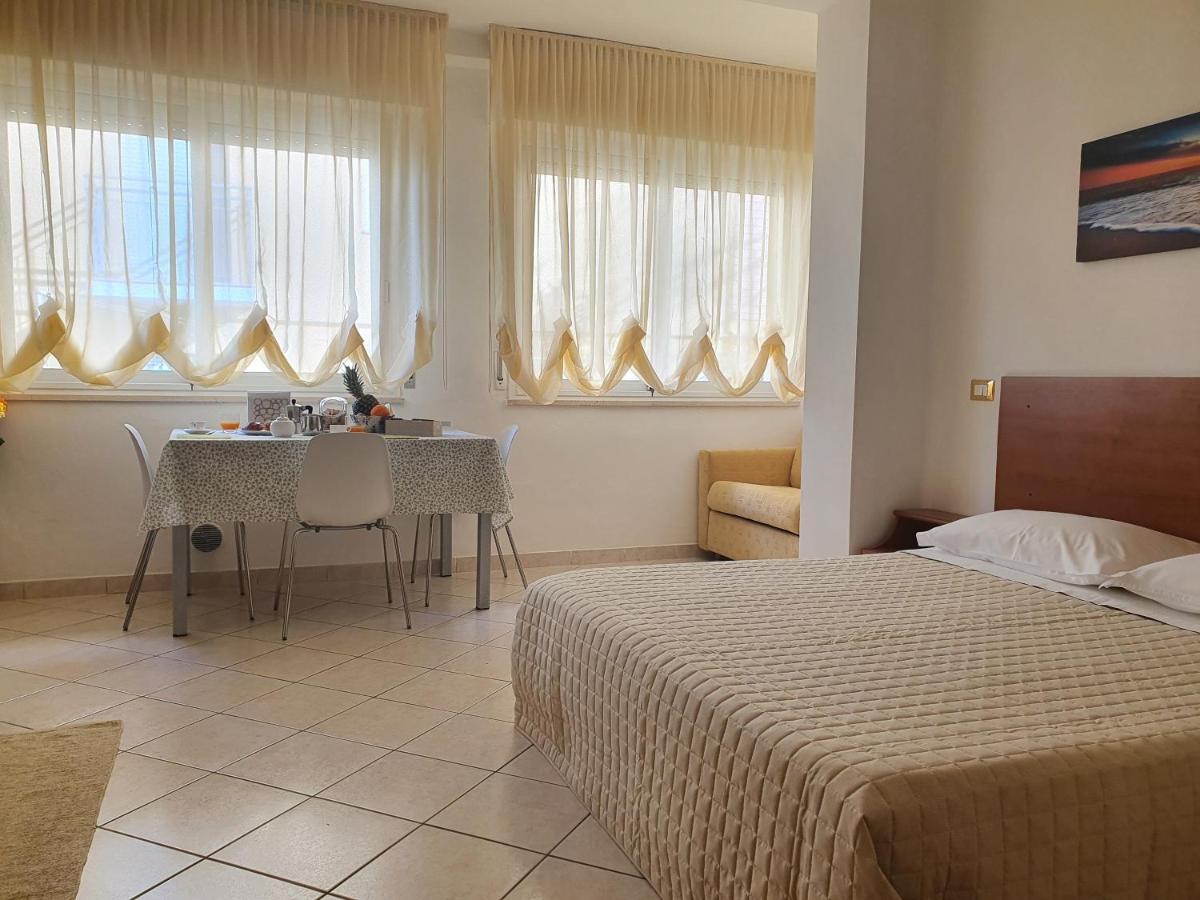 Residence Special Rimini Bagian luar foto