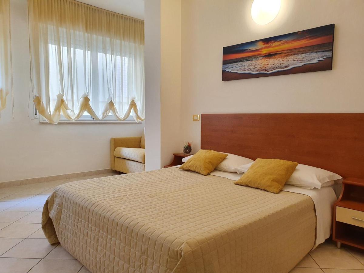 Residence Special Rimini Bagian luar foto