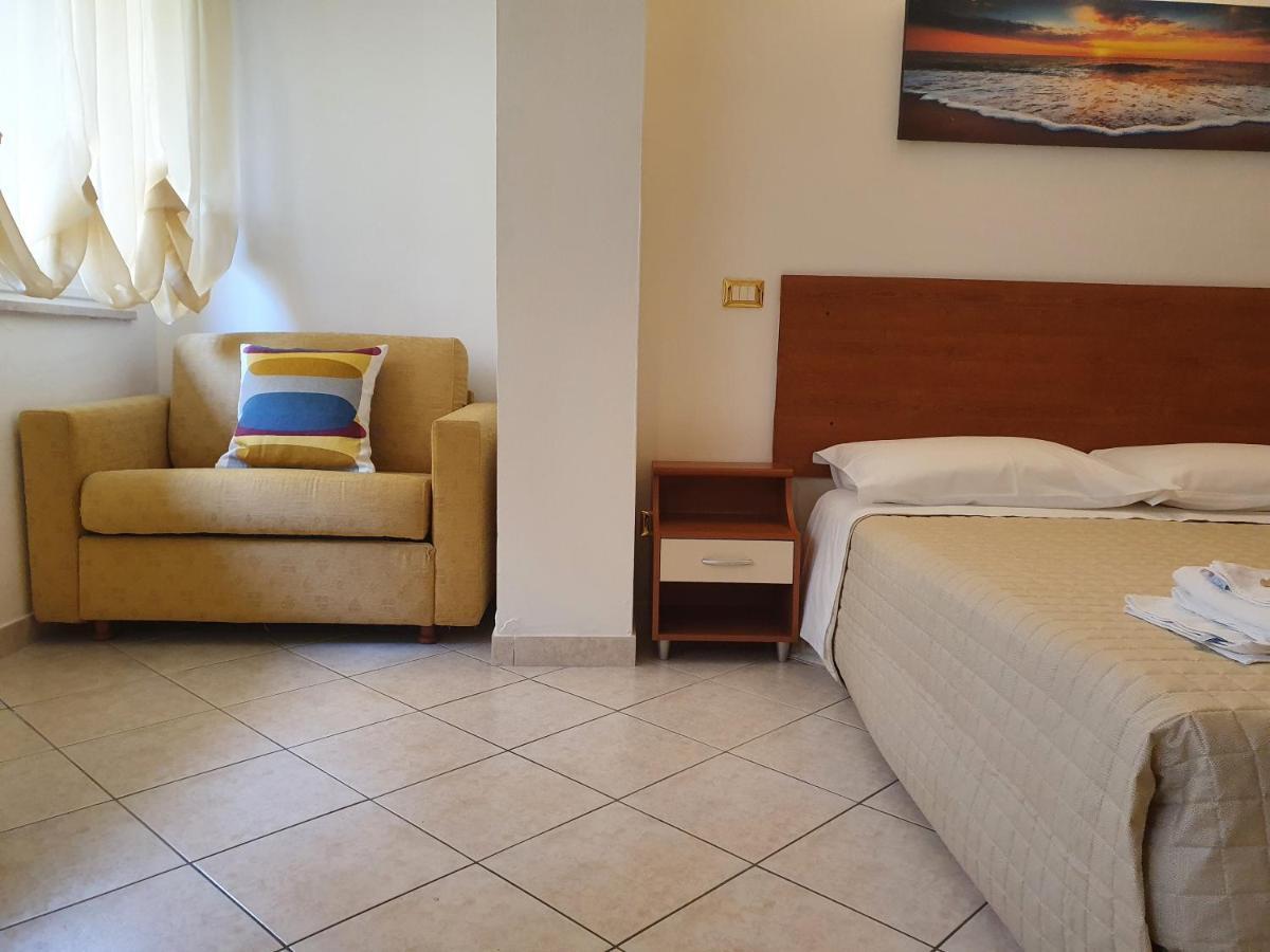 Residence Special Rimini Bagian luar foto