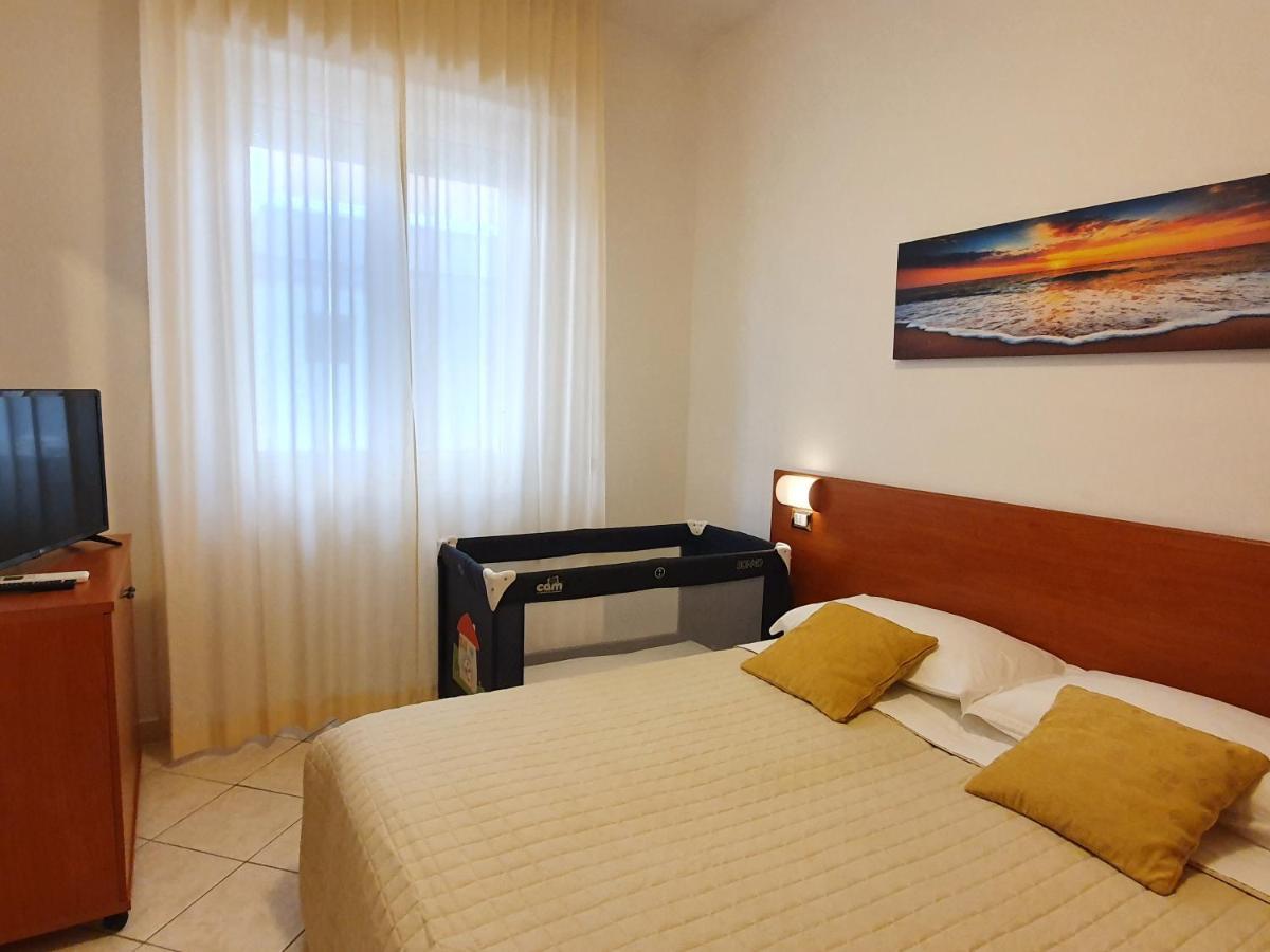 Residence Special Rimini Bagian luar foto