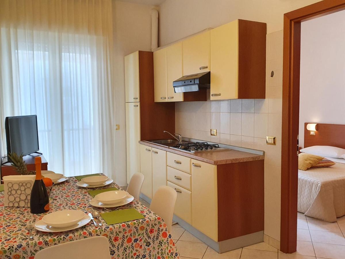 Residence Special Rimini Bagian luar foto