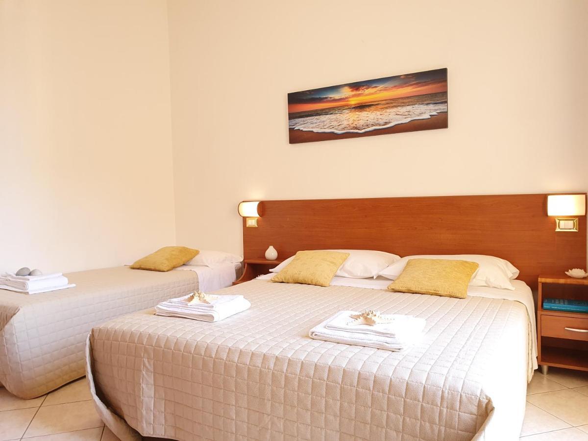 Residence Special Rimini Bagian luar foto